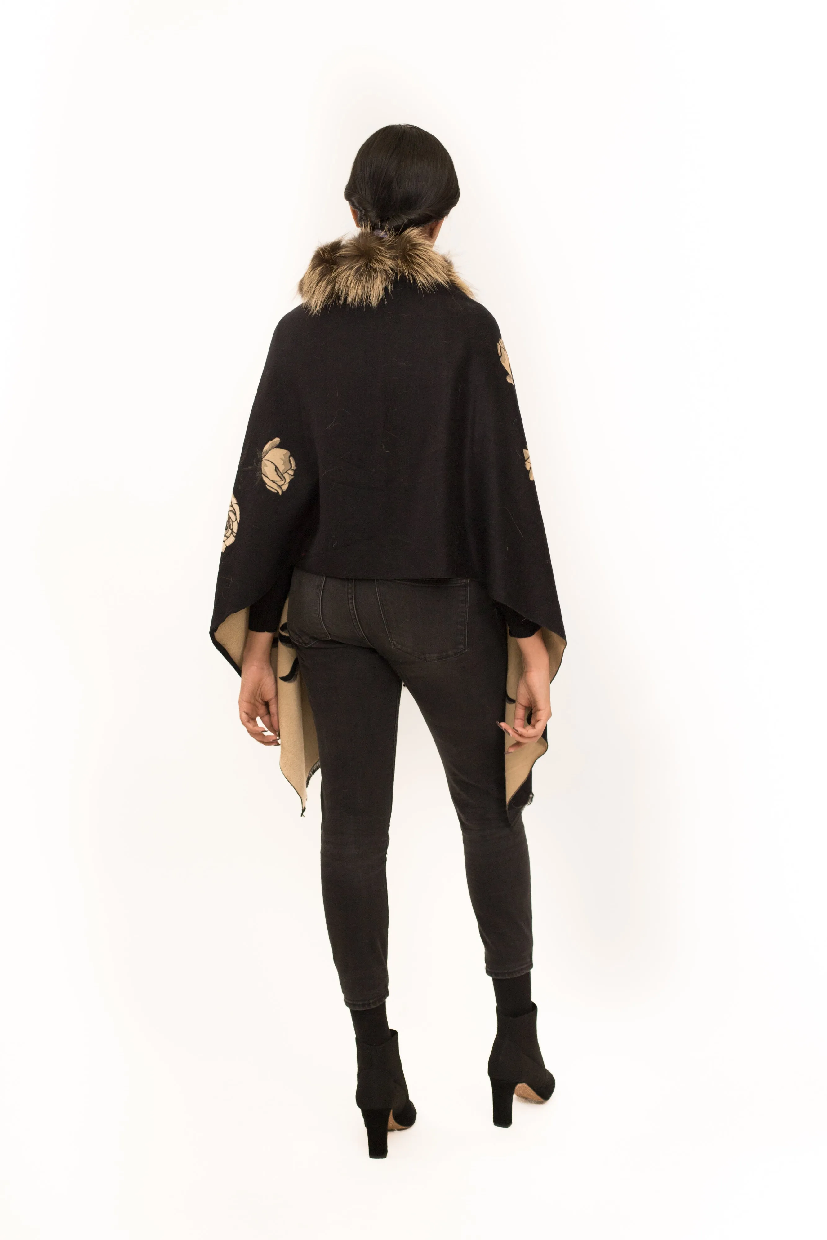 Luxurious Cashmere Wrap with Fur Trim - ADUR Printed Design