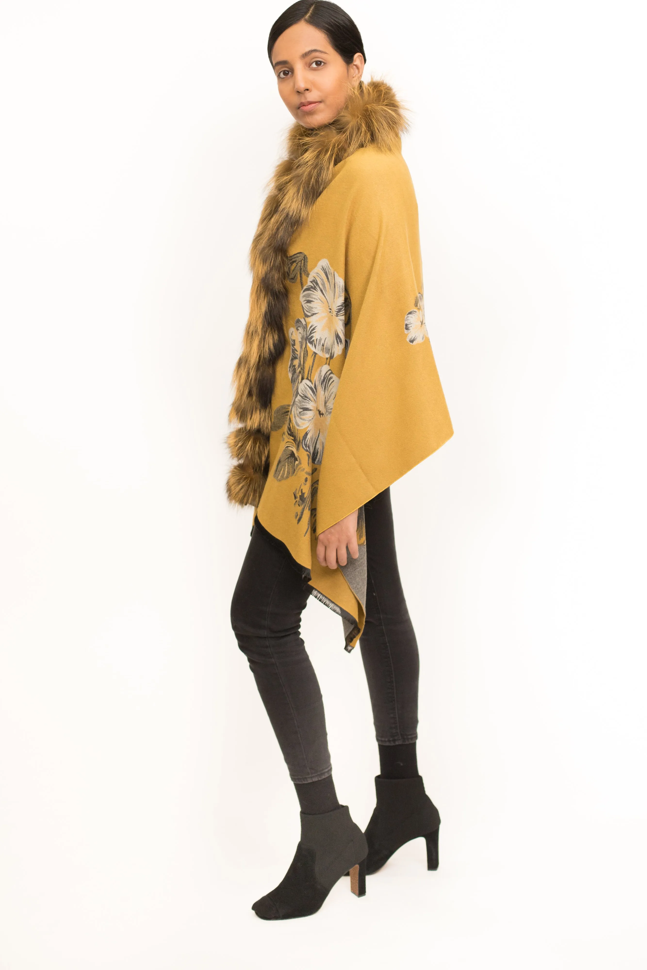 Luxurious Cashmere Wrap with Fur Trim - ADUR Printed Design