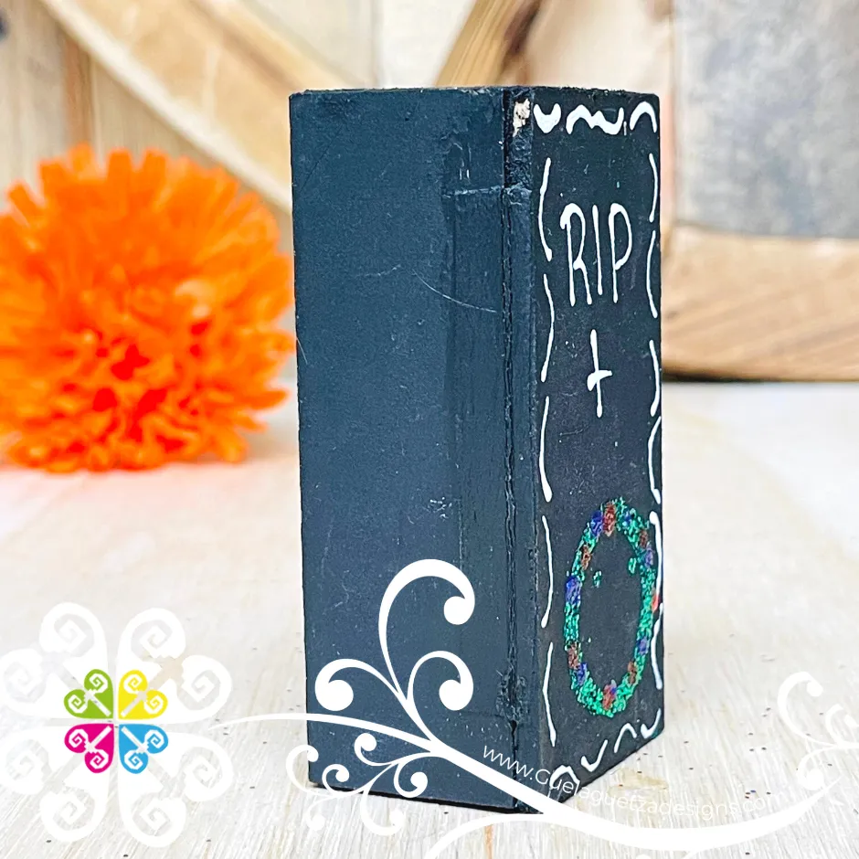 Catrin Calaverita - Day of the Dead Dead Decor
