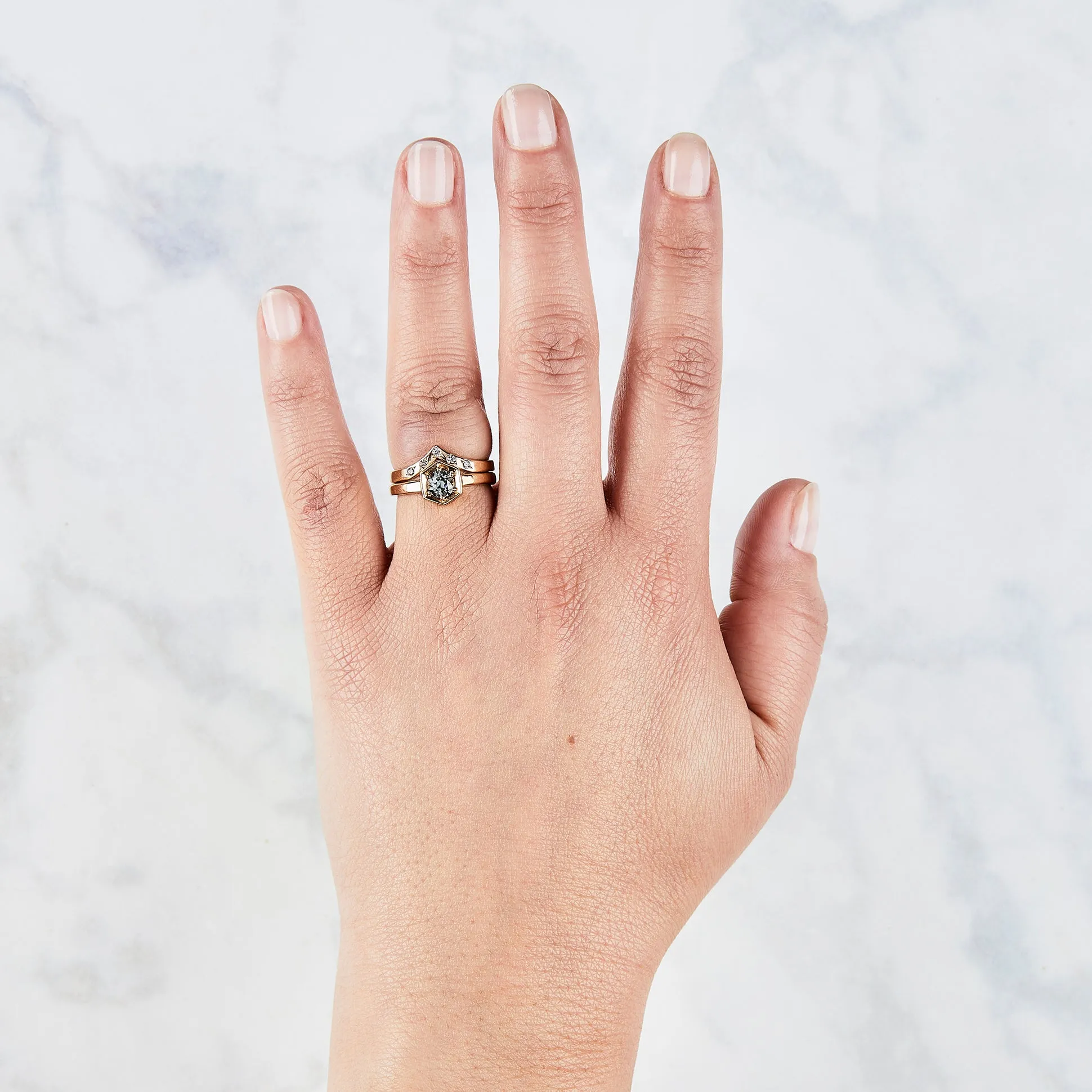 Pinnacles White Diamond Peaked Band