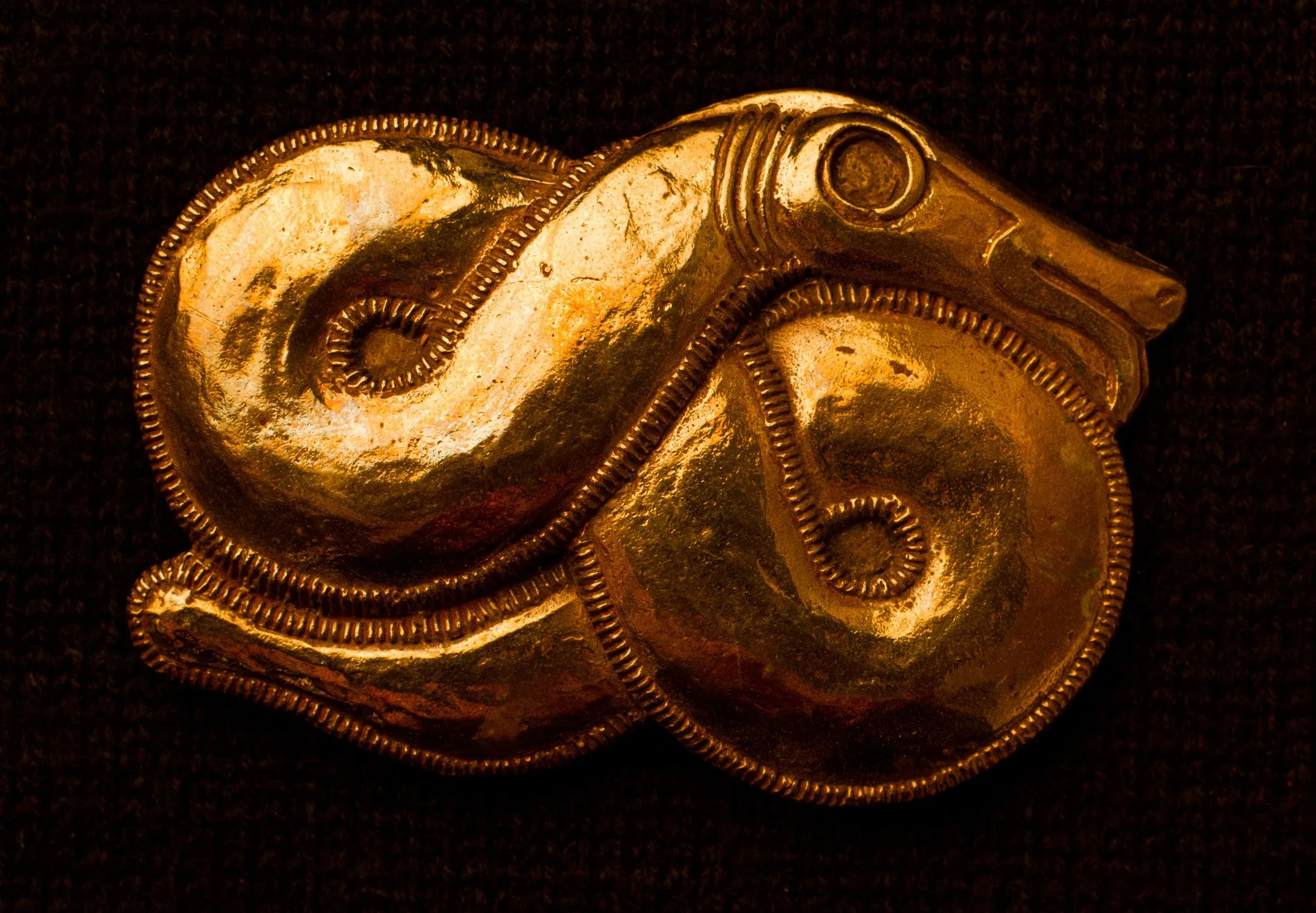 World Snake Belt Buckle - B-61
